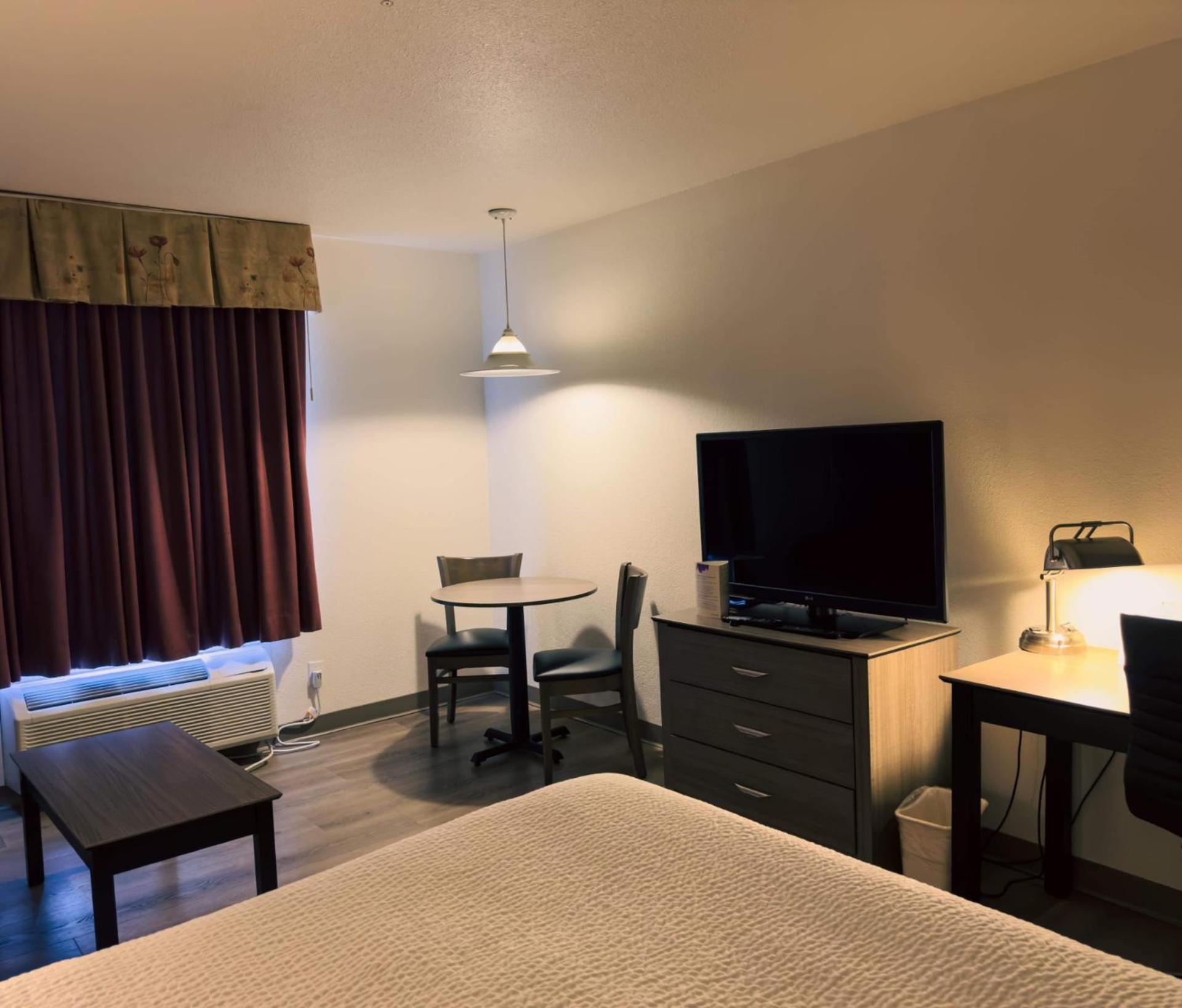 Super 8 By Wyndham Dawson Creek Hotel Exterior photo